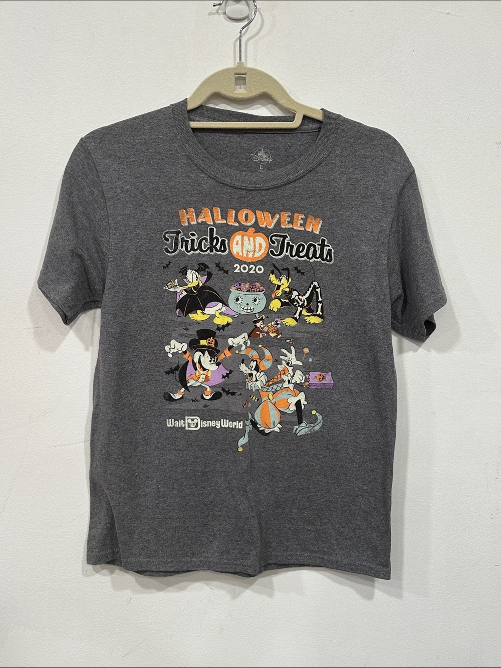 Walt Disney World Halloween T Shirt Kids Size L Gray 2020 Tricks And Treats Tee